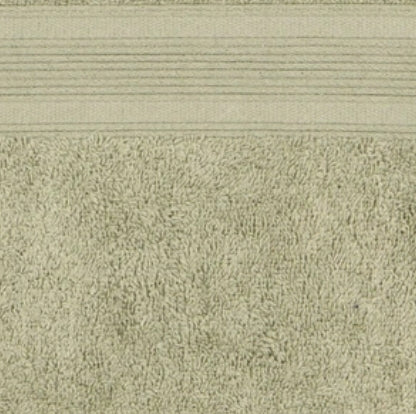 Serviette personnalisée 70x130cm avec prénom et ornement cœur brodé: 8 couleurs